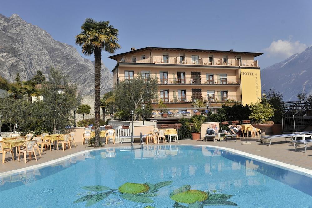 Hotel Garda Bellevue Лимоне сул Гарда Екстериор снимка