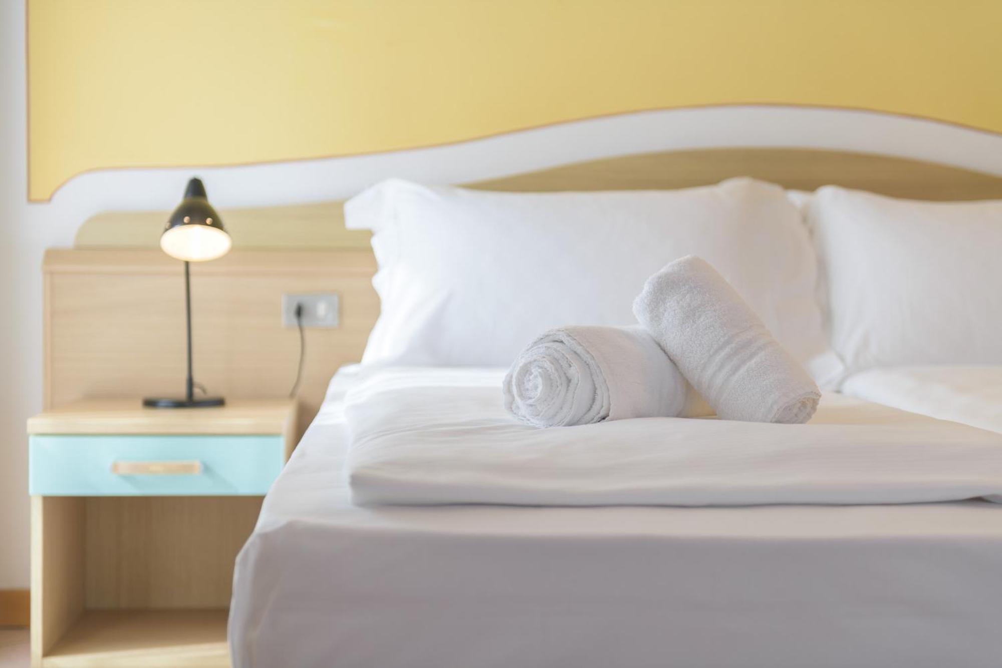 Hotel Garda Bellevue Лимоне сул Гарда Стая снимка