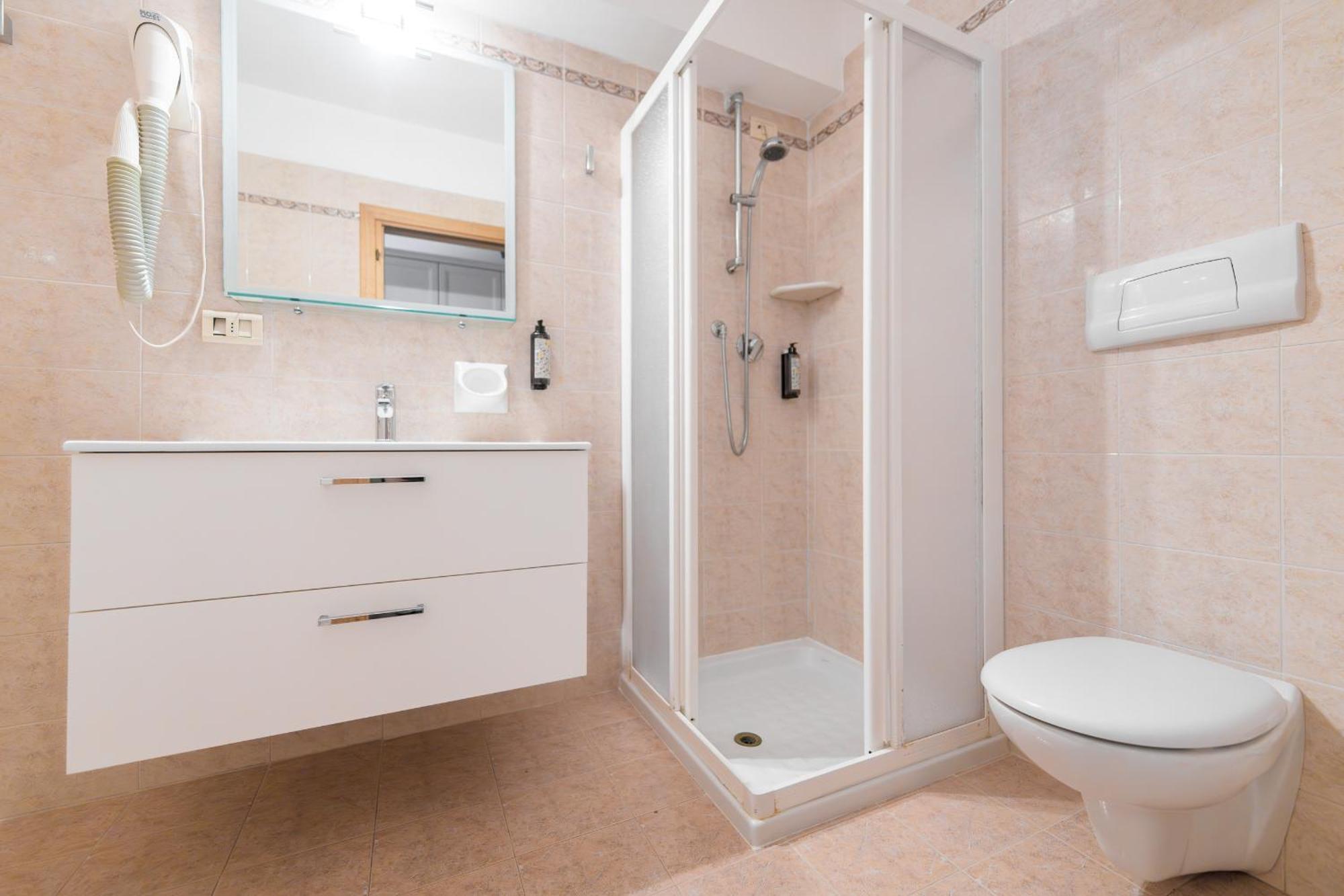Hotel Garda Bellevue Лимоне сул Гарда Стая снимка
