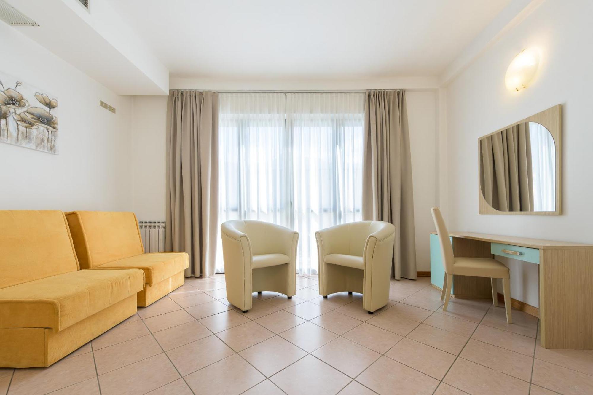 Hotel Garda Bellevue Лимоне сул Гарда Стая снимка