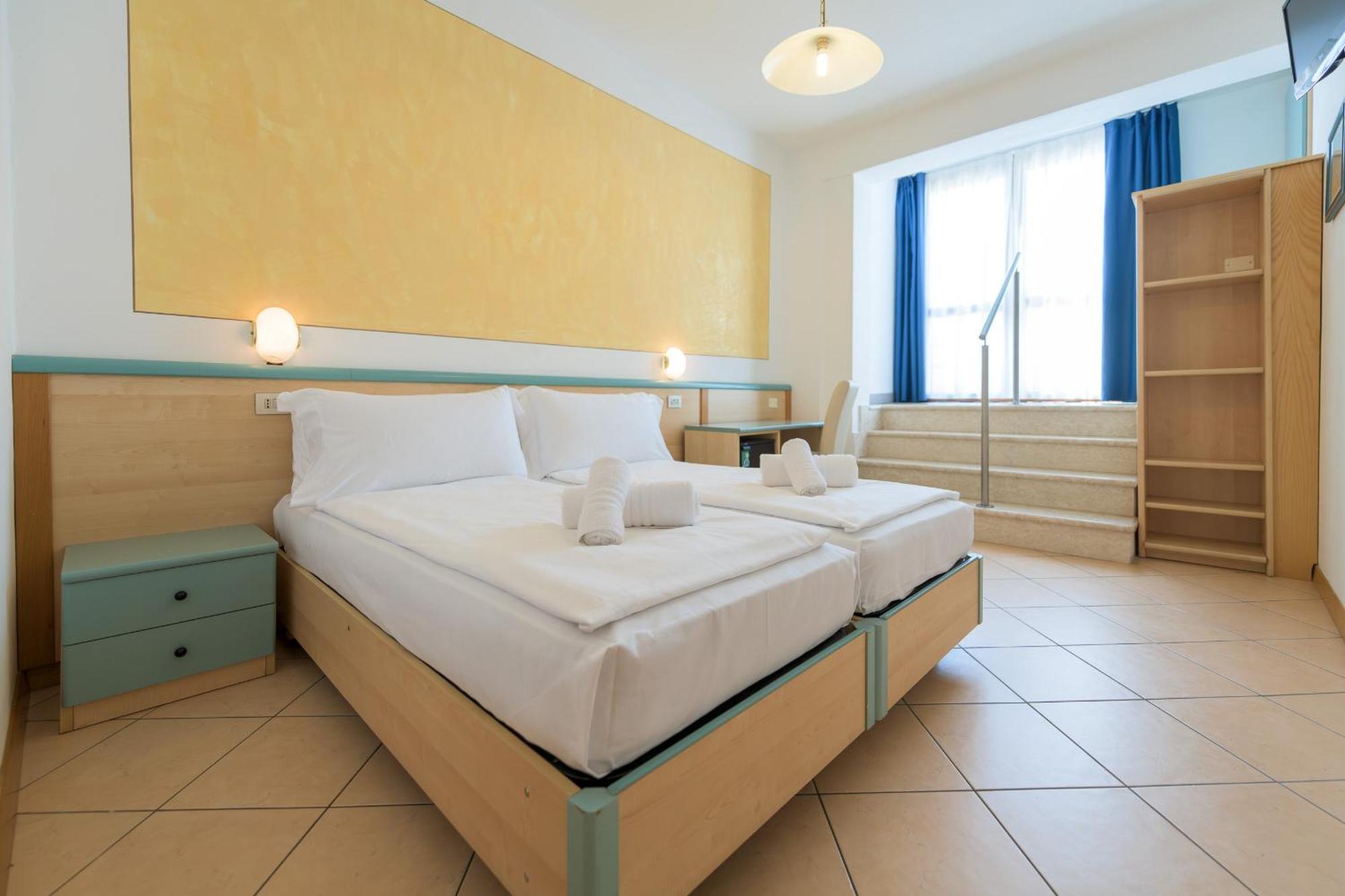 Hotel Garda Bellevue Лимоне сул Гарда Екстериор снимка