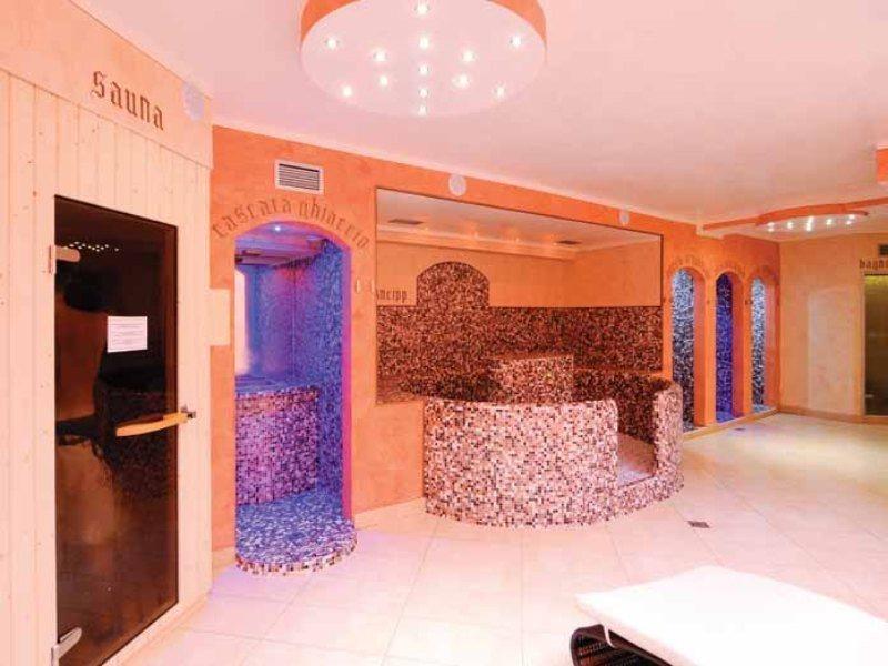 Hotel Garda Bellevue Лимоне сул Гарда Екстериор снимка