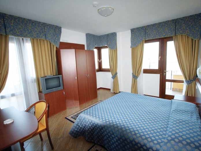 Hotel Garda Bellevue Лимоне сул Гарда Екстериор снимка